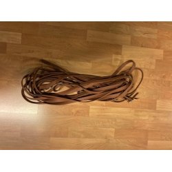 Tospandsliner, teckno-leather